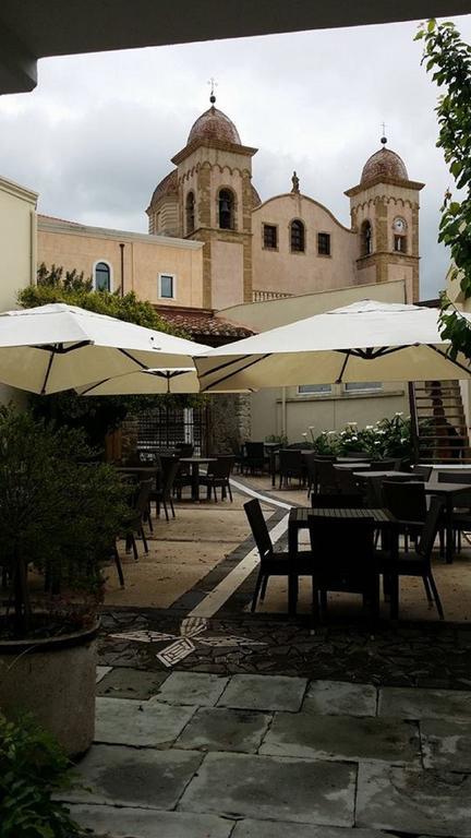 Abas Ristorante Pizzeria Affittacamere Ales Exteriér fotografie