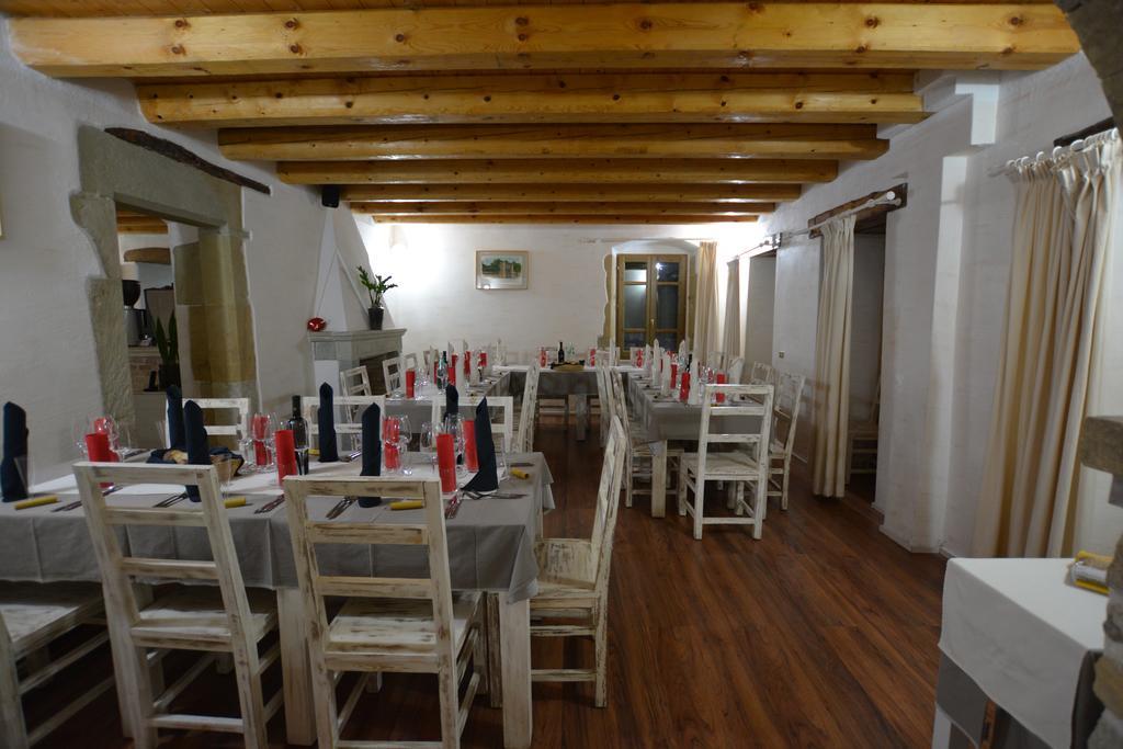 Abas Ristorante Pizzeria Affittacamere Ales Exteriér fotografie