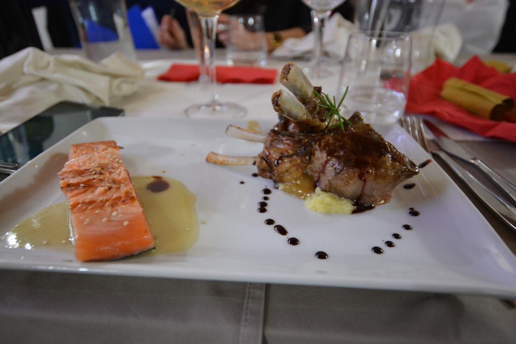Abas Ristorante Pizzeria Affittacamere Ales Exteriér fotografie