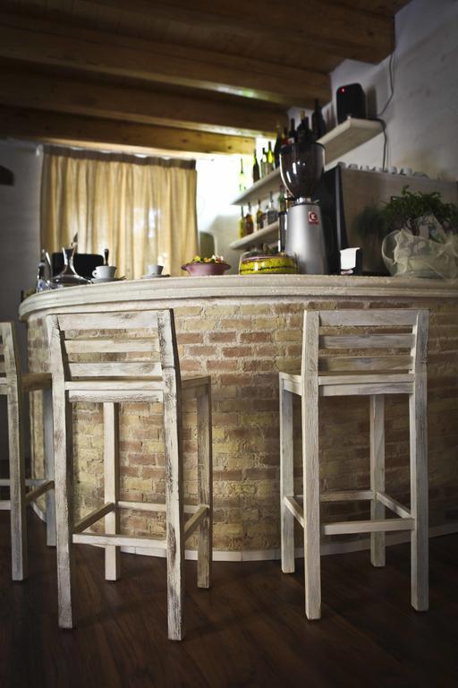 Abas Ristorante Pizzeria Affittacamere Ales Exteriér fotografie