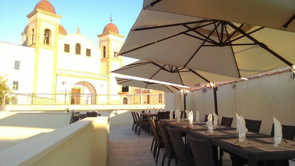 Abas Ristorante Pizzeria Affittacamere Ales Exteriér fotografie
