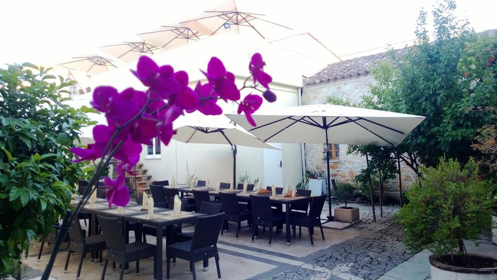 Abas Ristorante Pizzeria Affittacamere Ales Exteriér fotografie