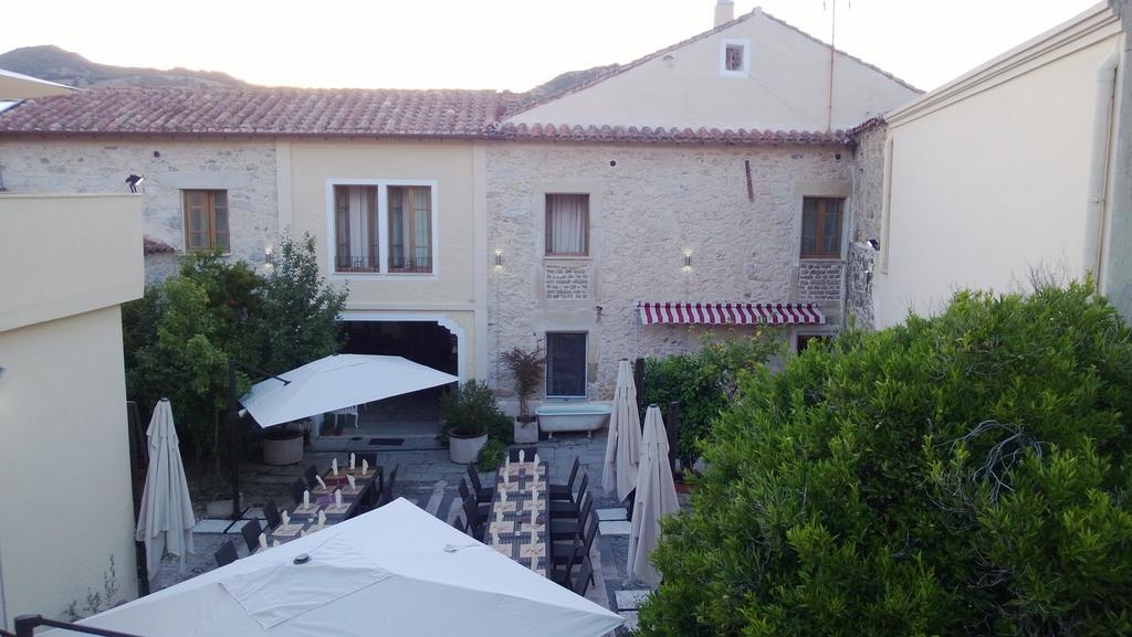 Abas Ristorante Pizzeria Affittacamere Ales Exteriér fotografie